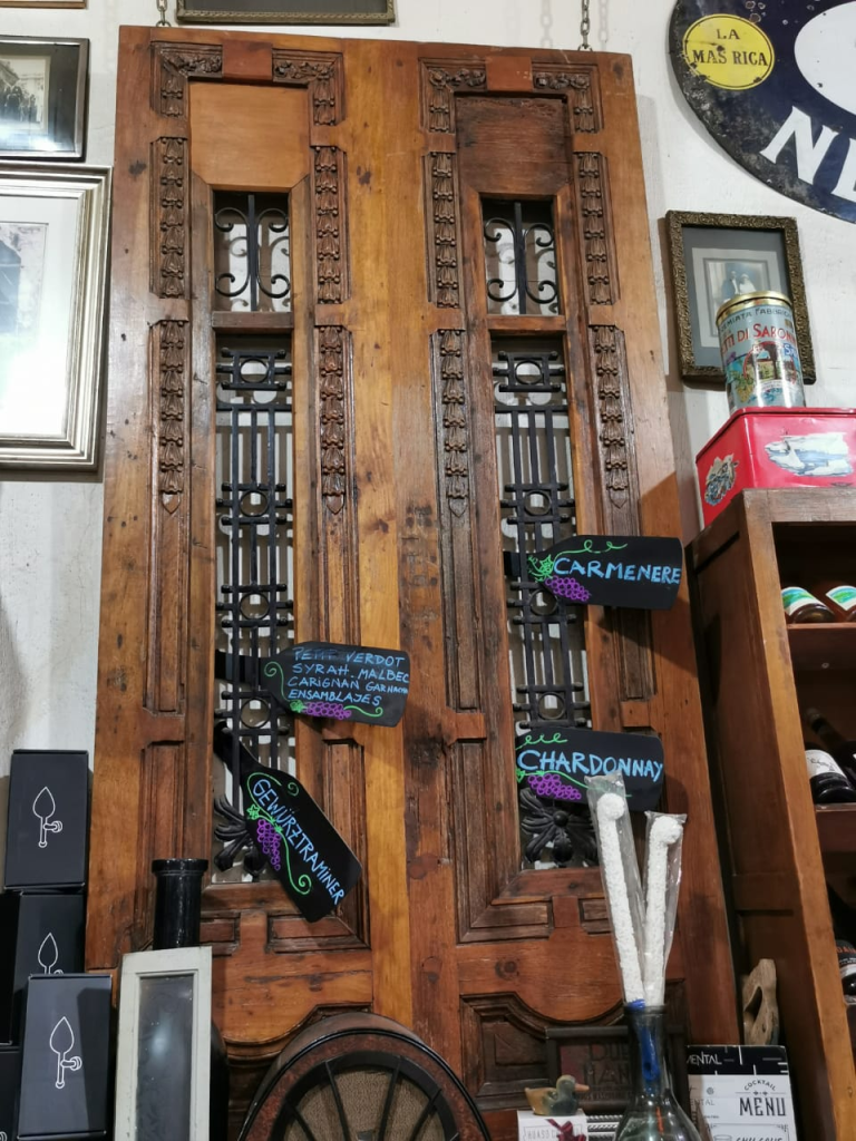 Puerta de madera maciza